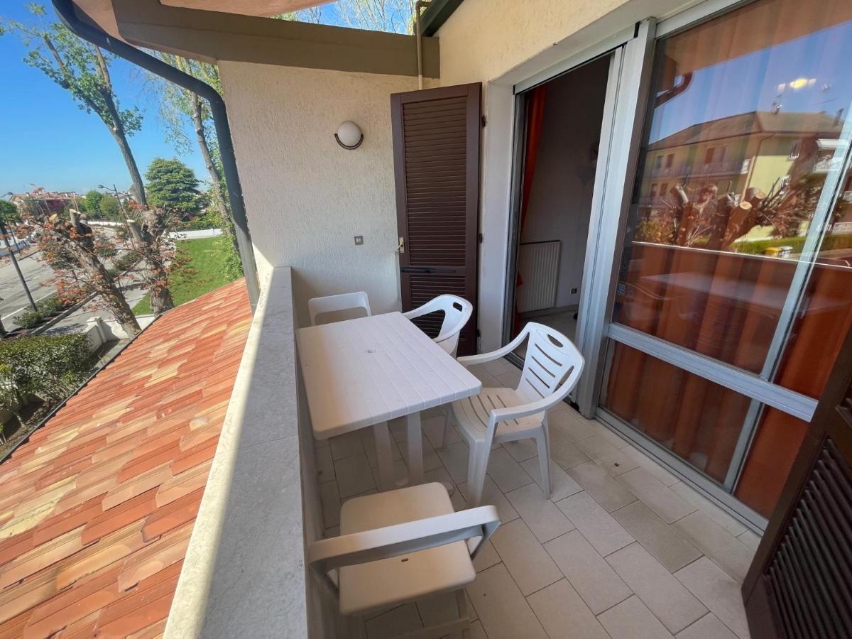 Appartement Vega Bilocale Con Piscina E Terrazza à Caorle Extérieur photo